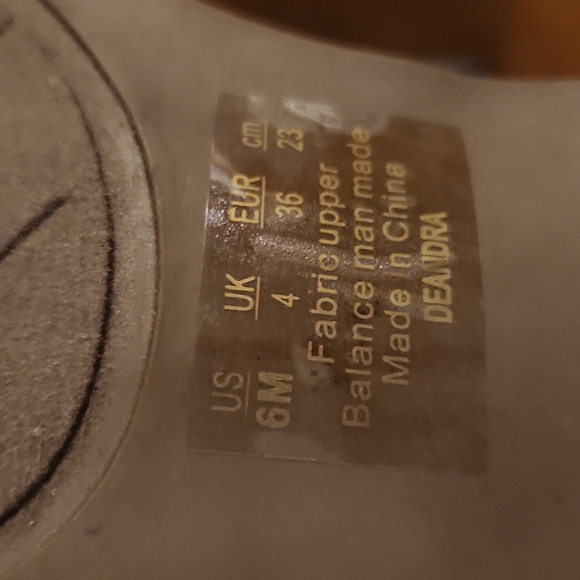 Carlos Santana Deandra Size 6 Faux Suede - Picture 2 of 4